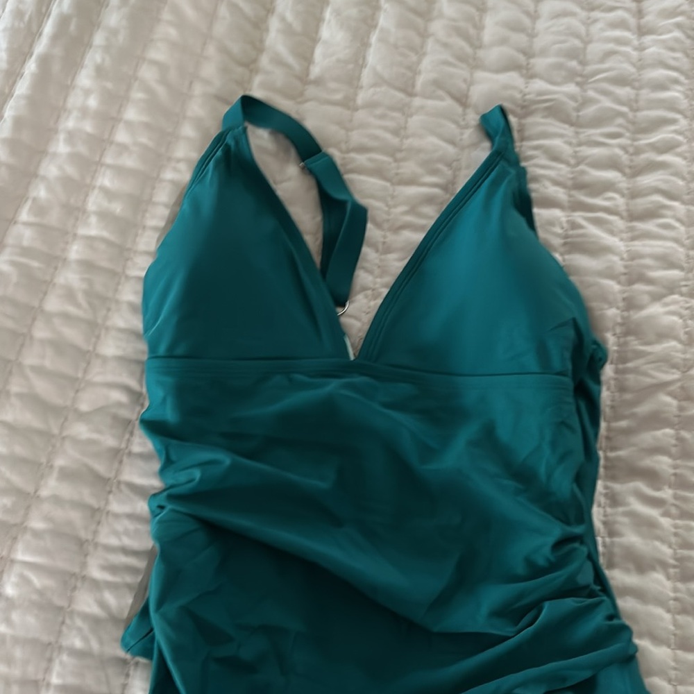 NWT Cupshe one piece green bathing suit - Picture 2 of 4